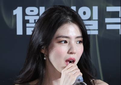[포토] 한소희, 물 먹는 모습도 예뻐