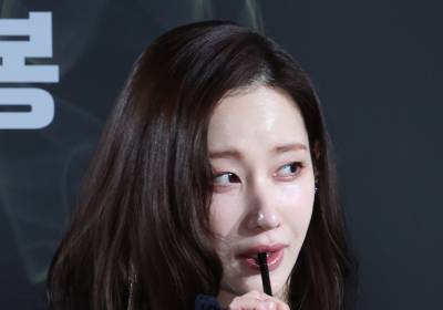 [포토] 전종서, 목이 타네