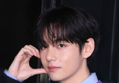 [포토] BTS 뷔, 볼하트도 멋스럽게