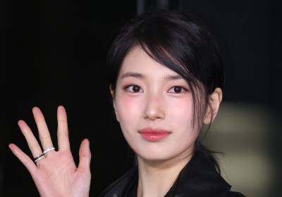 [포토] 수지, 아름다운 손인사