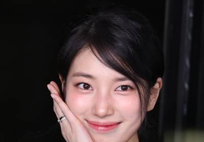 [포토] 수지, 누가 꽃이게~