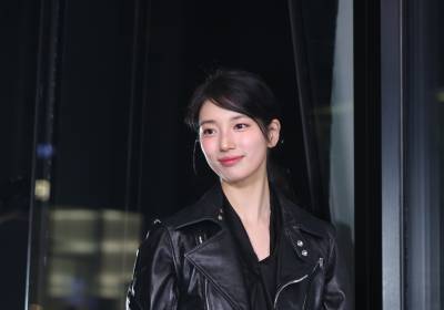 [포토] 수지, 퇴장도 멋지게