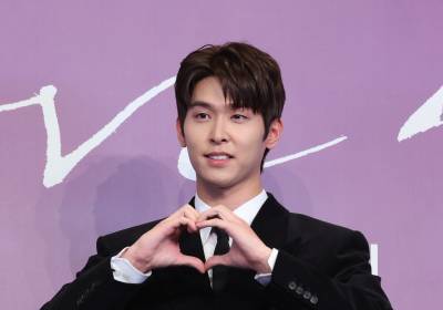 [포토] 이시우, 잘생긴 하트 발사