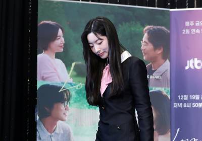 [포토] 다현, 계단은 조심히