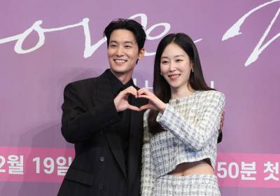 [포토] 장률-서현진, 사랑스러운 커플하트