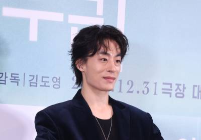 [포토] 구교환, 하트 받으세요