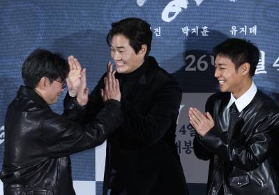 [포토] 유지태, 장항준 감독과의 하이파이브는 즐거워