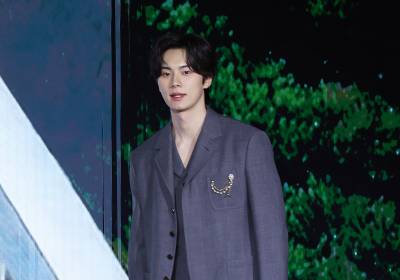 [포토] 멋진 분위기로 입장하는 이채민