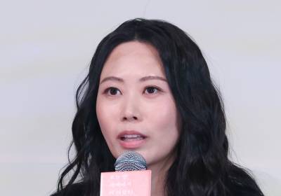 [포토] 인사말 하는 김혜영 감독