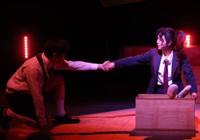 [포토] 김주연-조용휘, 말리에게 손 내민 레비