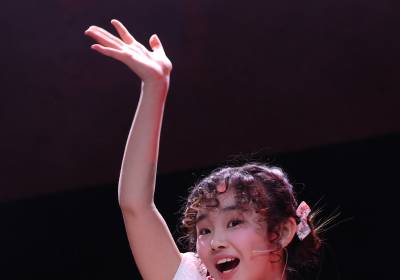 [포토] 김소율, 상큼한 손인사