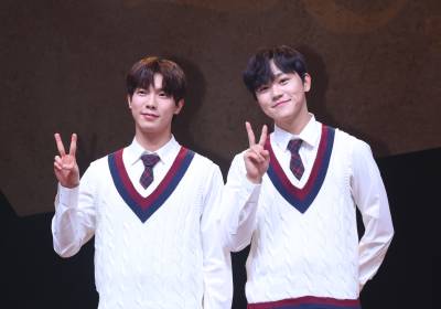 [포토] 조용히-조성필, '말리' 레비들