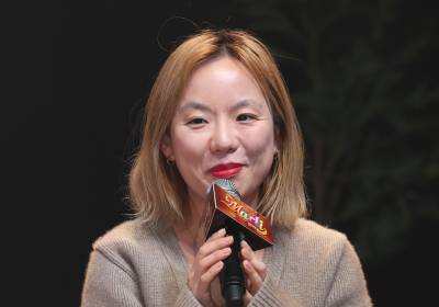 [포토] 인사말 하는 김선재 연출