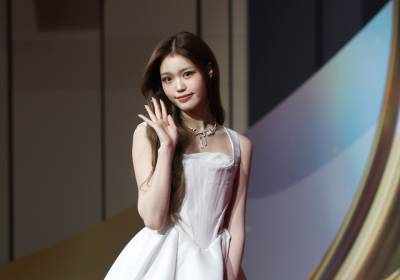 [포토] 이즈나 정세비, 러블리한 눈맞춤