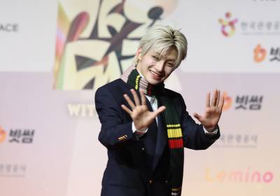 [포토] 투어스 지훈, 상큼한 손인사