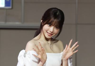 [포토] 르세라핌 홍은채, 사랑스러운 팬들과의 눈맞춤