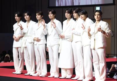 [포토] 더보이즈, 백마 탄 왕자님들