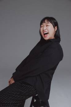 [단독] 이수지 “올해 열심히 달렸다, 이 길 잘 가고 있구나 싶어” [2025 연말인터뷰]