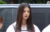 [왓IS] ‘뉴진스 퇴출’ 다니엘 추정 SNS 뜨거운 관심…’맞팔’은 친언니뿐