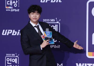 [포토] 유재필, 시상식은 내가 접수한다!