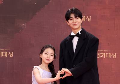 [포토]한시아 안준서, 연기대상 왔어요