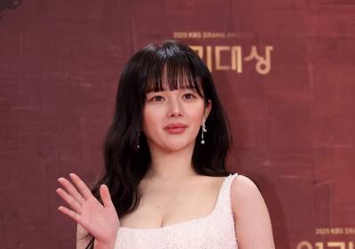 [포토]정지소, 불륨감 넘치는 화이트 드레스