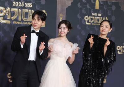 [포토] 나의 완벽한 비서 팀, 사랑스러운 하트 포즈