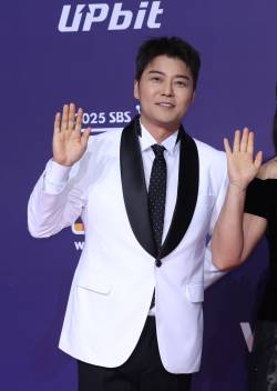 전현무, 이러니 후배들이 좋아하지... KBS 아나운서실에 최고급 선물