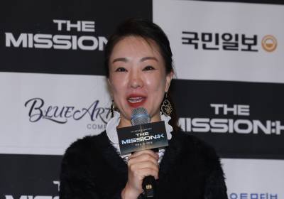 [포토] 인사말 하는 김은혜 작가