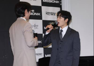 [포토] 재윤-김동준, 대화하는 언더우드와 에비슨