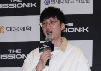 [포토] 인사말 하는 안진성 연출