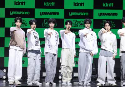 [포토] 아이덴티티, 멋지게 포즈 취하는 유네버멧