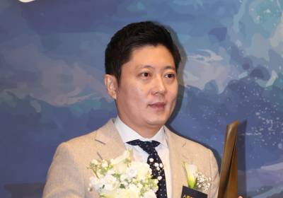 [포토] 최준 대표, 웹툰스튜디오 부문 수상