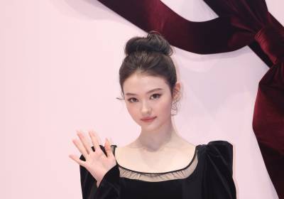 [포토] 미야오 엘라, 사랑스러운 손인사