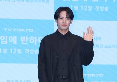 [포토] 아카소 에이지, 잘생긴 손인사