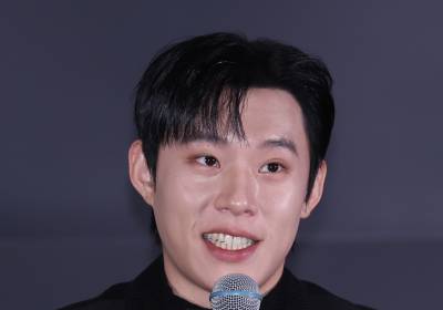 [포토] 인사말 하는 김성철