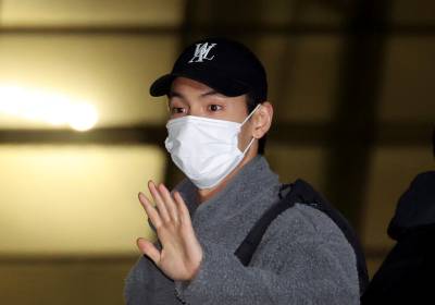 [포토]몬스타엑스 셔누, 반가운 손인사