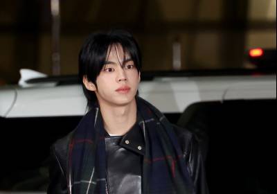 [포토]투어스 도훈, 그냥 서 있는데 섹시미 철철