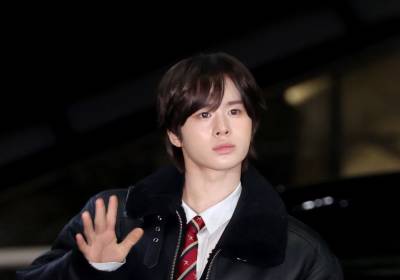 [포토]투어스 경민, 교복 입고 오늘 졸업 인증