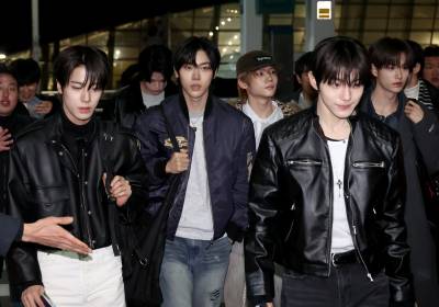 [포토]클로즈유어아이즈, 청춘영화 같은 출국길