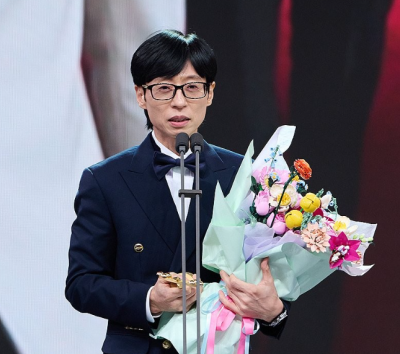 [왓IS] 유재석 든 꽃다발 뭐길래…화훼업계 “상처 줬다” 반발