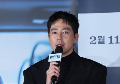 [포토] 인사말 하는 조인성