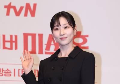 [포토] 하윤경, 멋진 손인사