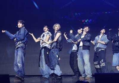 [포토] 알파드라이브원, 중독성 강한 무대