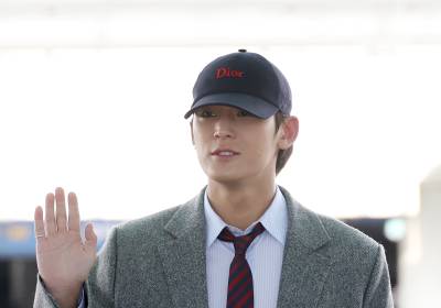 [포토]세븐틴 민규, 손인사도 분위기 있게