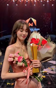 “16년 꿈꿔왔다” 이성경, ‘알라딘’으로 뮤지컬 신인상 [공식]