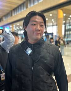 KIA 김범수 "자주포 가격 몰랐다, 이제부턴 K9만 얘기...한화 만나면 몸쪽 승부" [IS 김포공항]