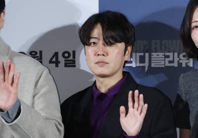 [포토] 포즈 취하는 한윤선 감독