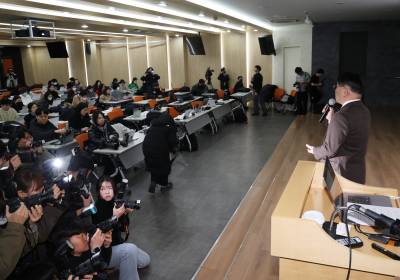 [포토] 많은 취재진 몰린 '뉴진스 탬퍼링' 의혹 관련 기자회견