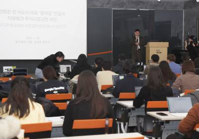 [포토] 입장 밝히는 민희진 측 김선웅 변호사